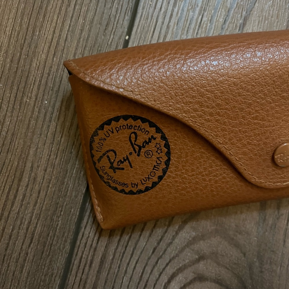 RAY BANS CASE - Picture 2 of 3